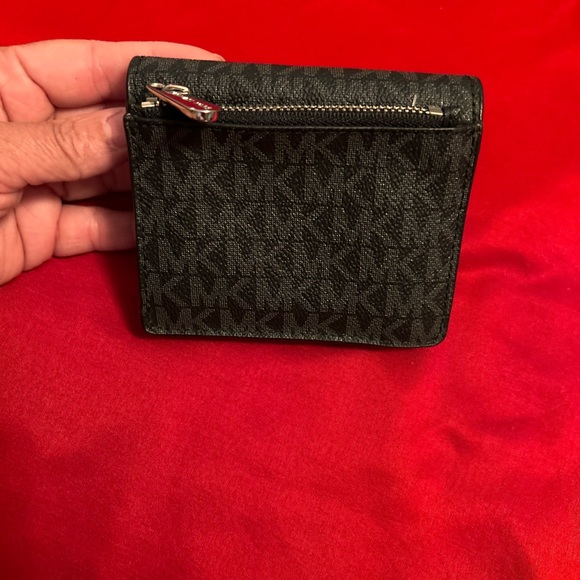 Small Michael Kors wallet - Picture 3 of 5
